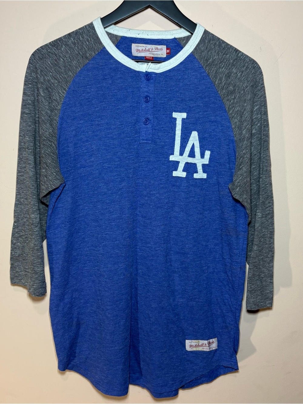 Mitchell & Ness LA Dodgers Henley Raglan Tee Men’s Medium
